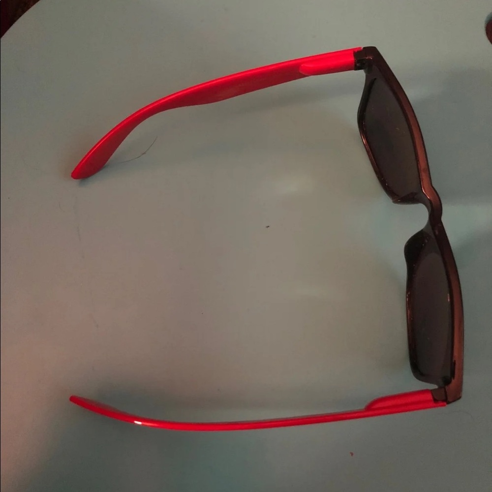 Sunglasses - Picture 5 of 7